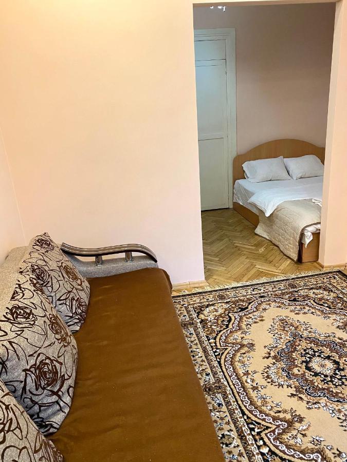 Квартира Біля Залізничного Вокзалу Вулиця Залізнична 10 До 5 Гостей Львів Екстер'єр фото
