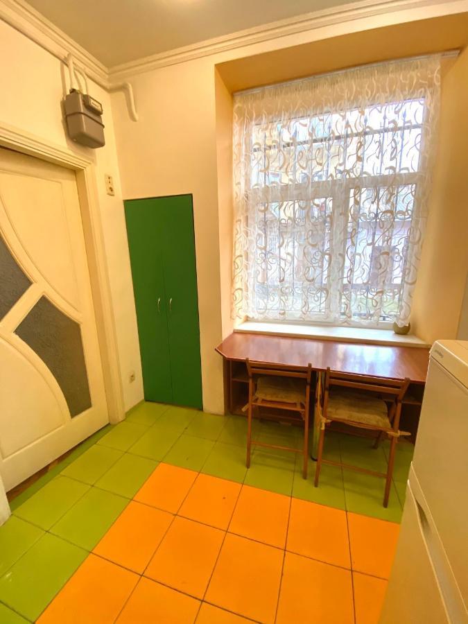 Квартира Біля Залізничного Вокзалу Вулиця Залізнична 10 До 5 Гостей Львів Екстер'єр фото