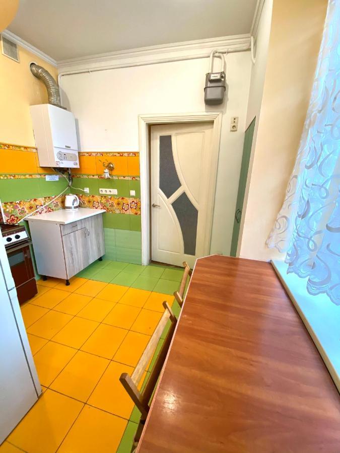 Квартира Біля Залізничного Вокзалу Вулиця Залізнична 10 До 5 Гостей Львів Екстер'єр фото